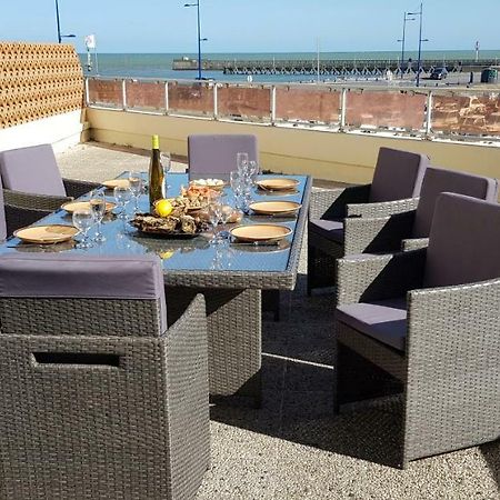Appartement Vue Sur Mer Et Port Grandcamp-Maisy Kültér fotó