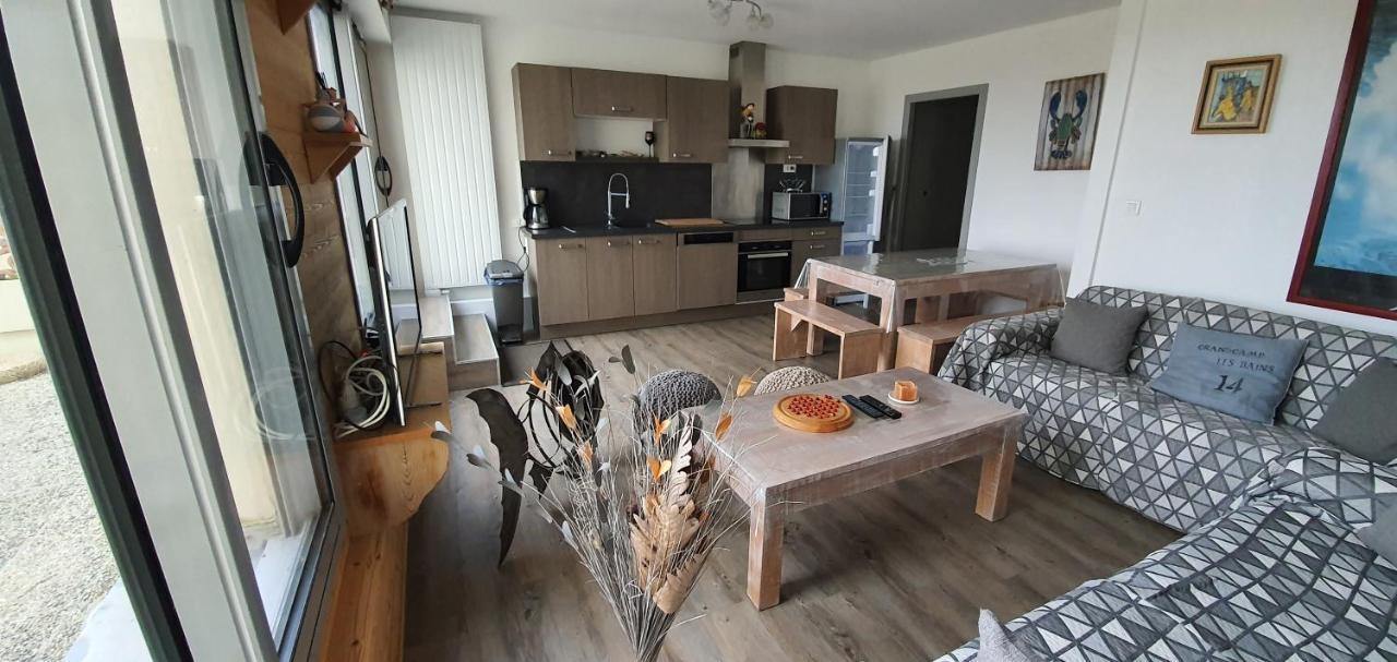 Appartement Vue Sur Mer Et Port Grandcamp-Maisy Kültér fotó